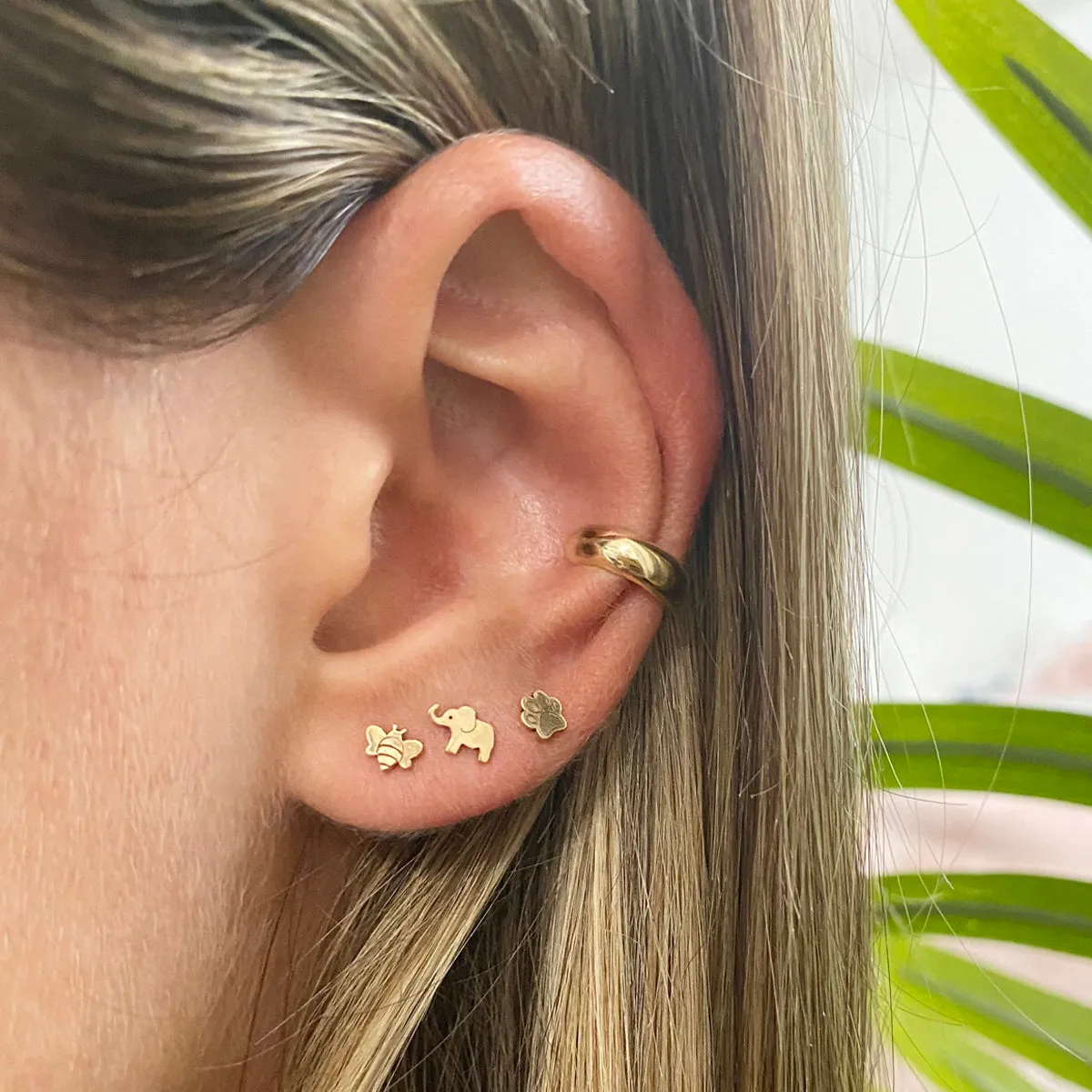 14k Itty Bitty Dog Paw Stud