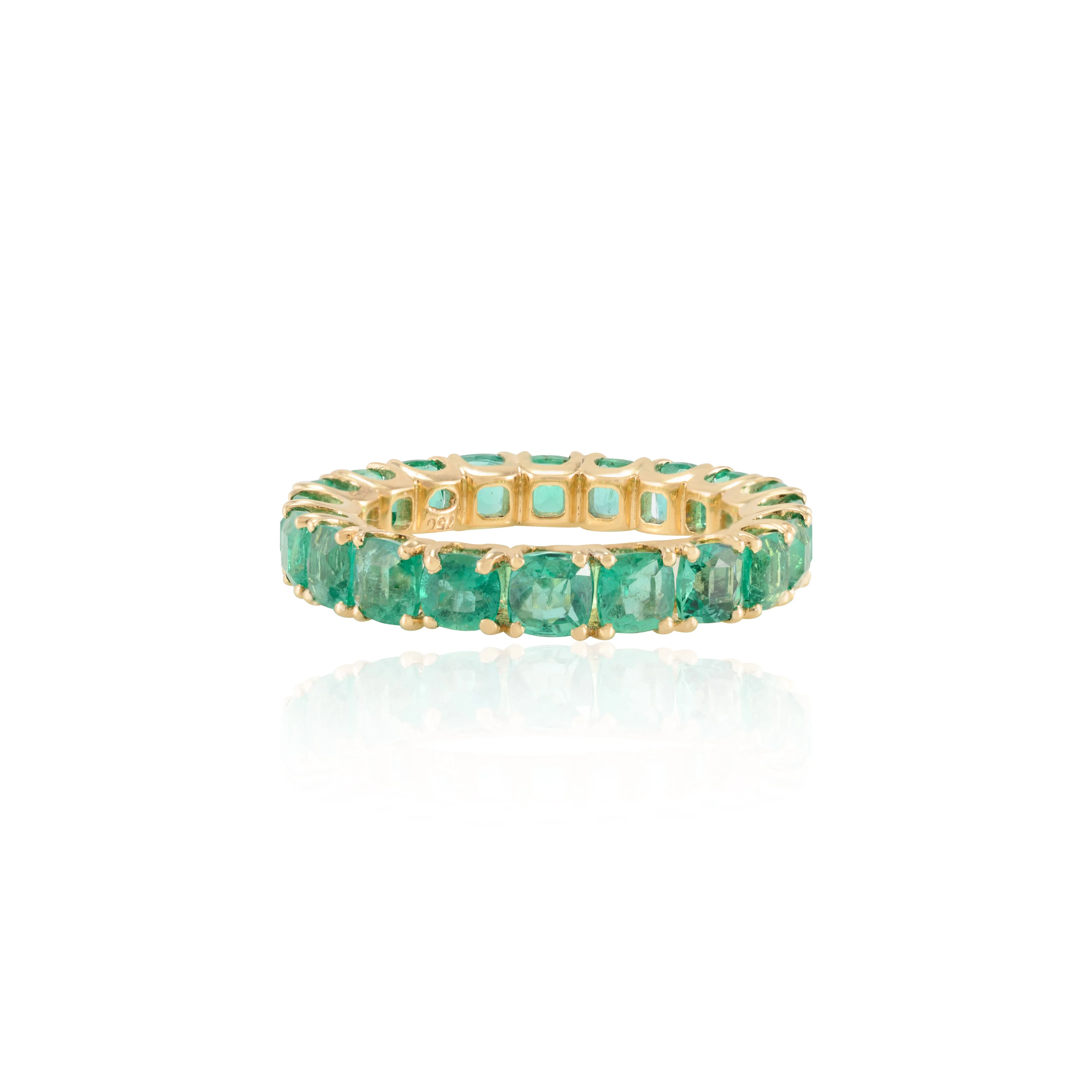 18K Gold Cushion Cut Emerald Band