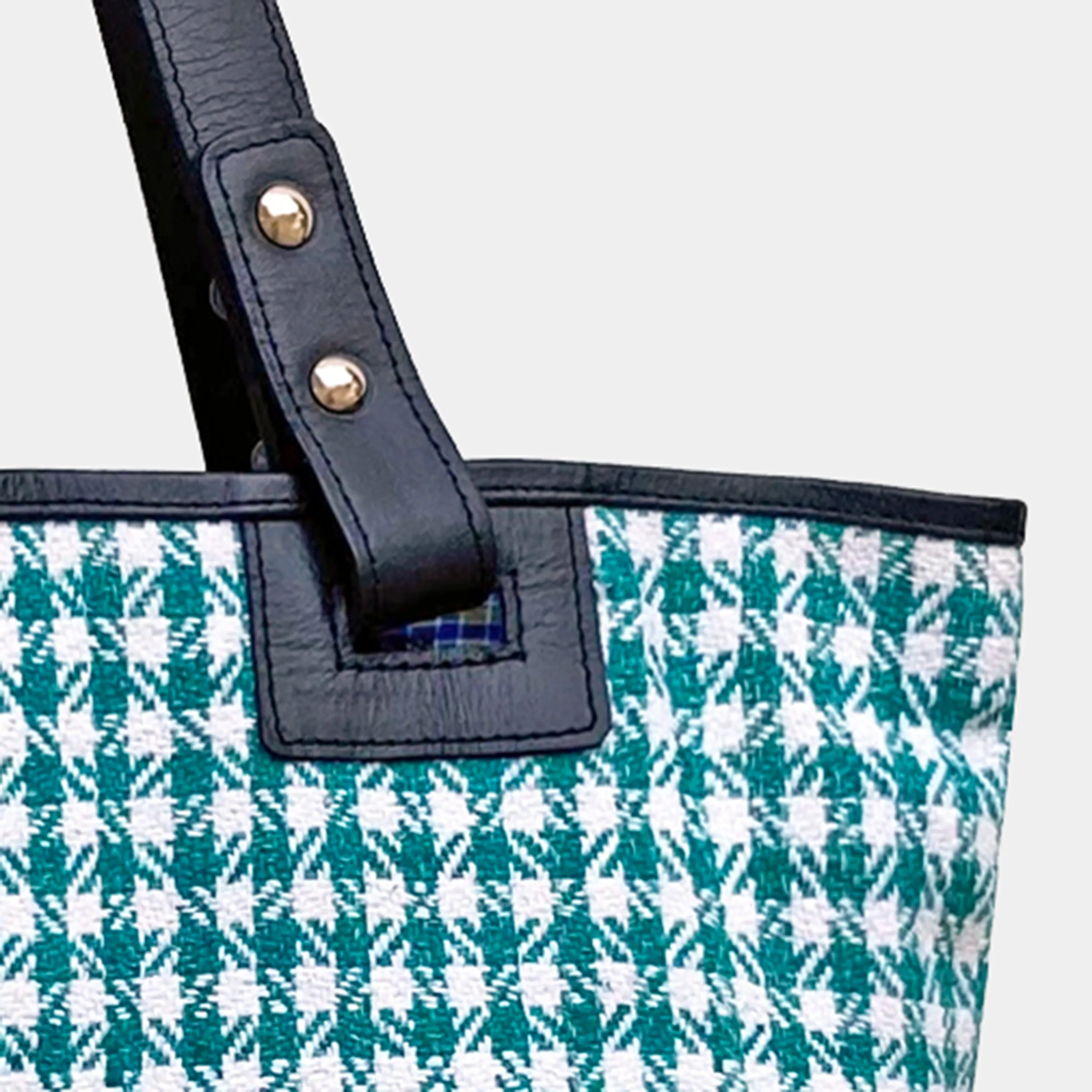 Checks Tote