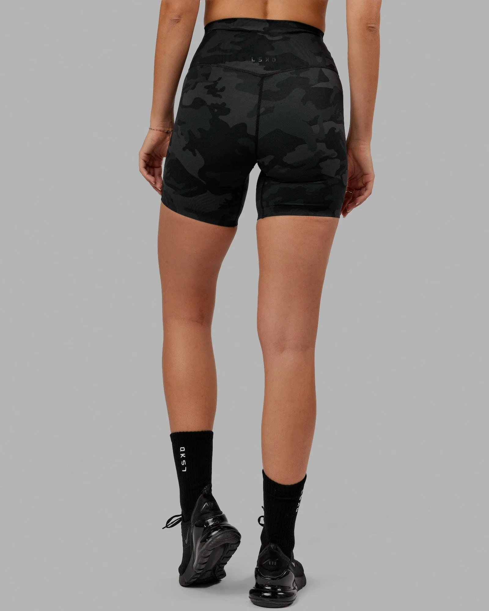 Elixir Mid-Length Shorts - Black Camo