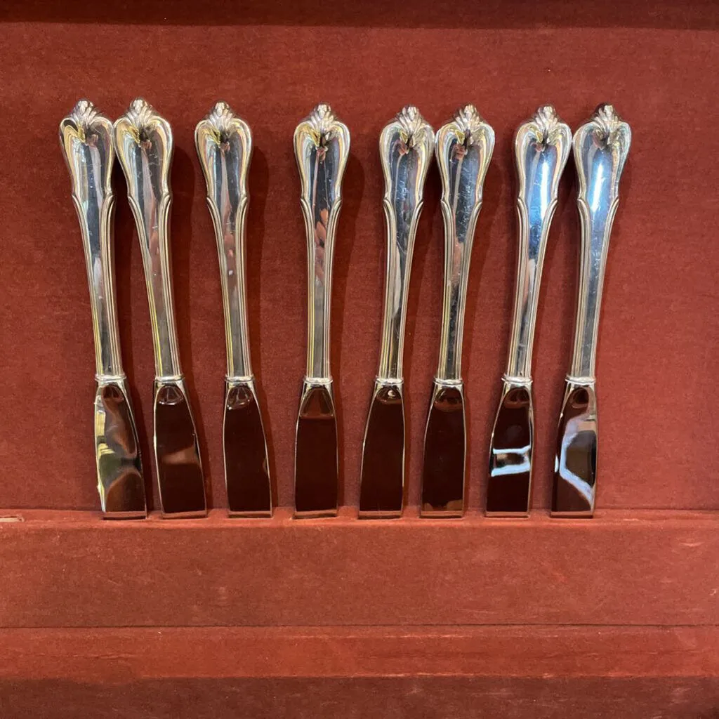 Flatware Set of 32 pieces Wallace Sterling