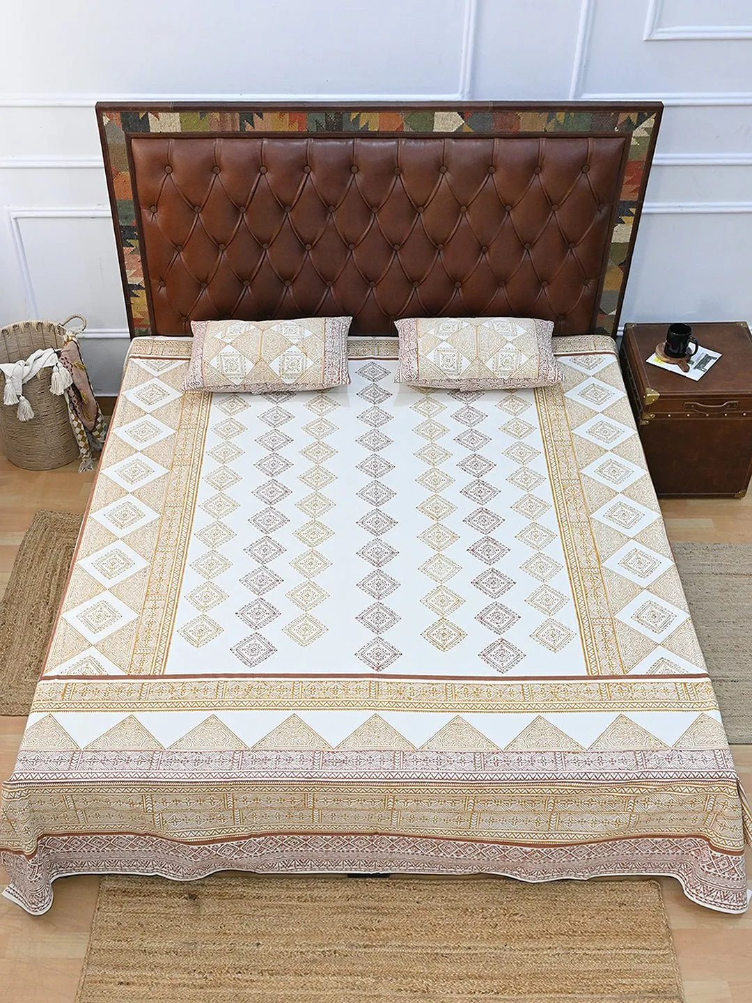 GEOMETRIC EARTHY TONE COTTON PRINTED DOUBLE BEDSHEET WITH PILLOW