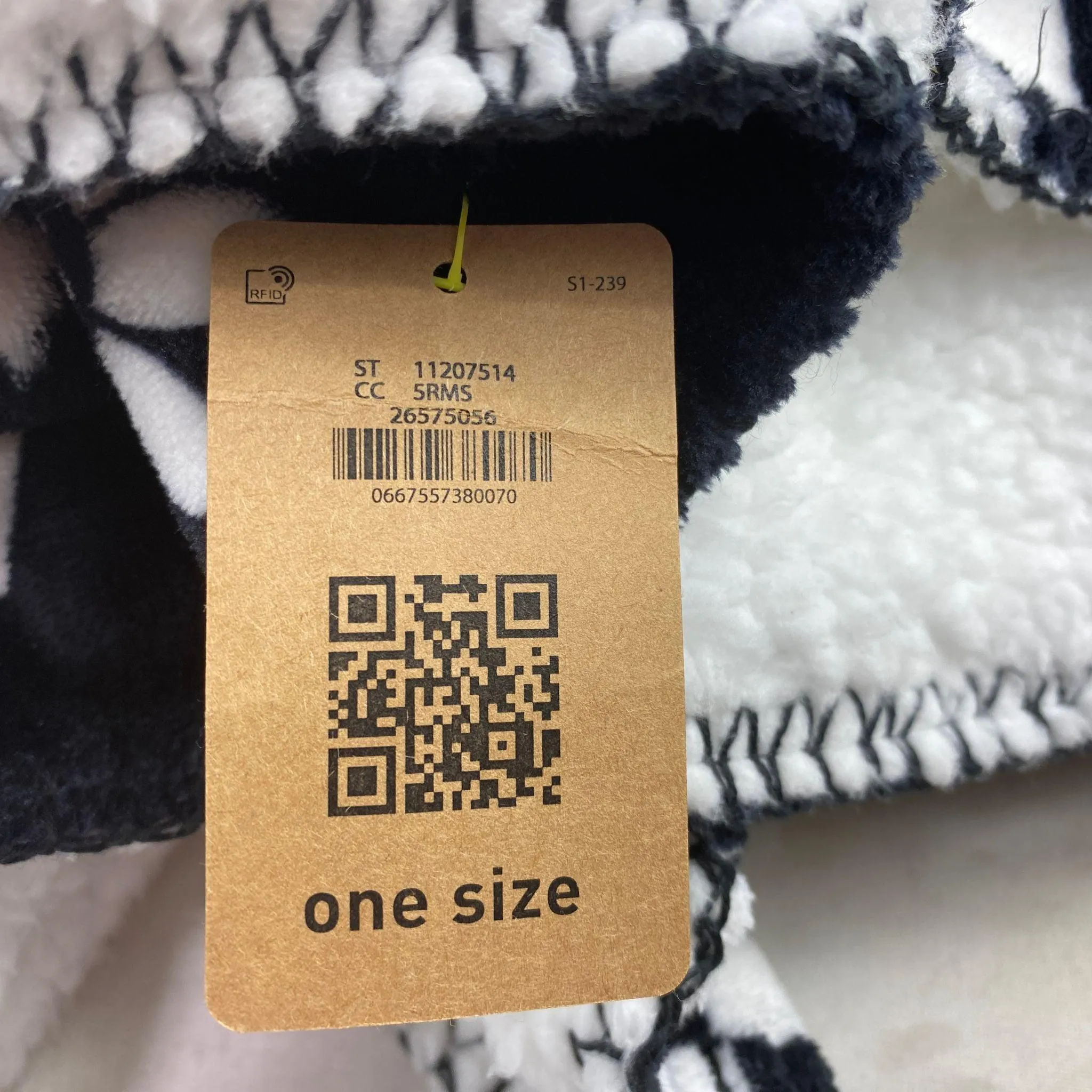 Happy Nation Sherpa Blanket Black & White (24 Pcs Lot)