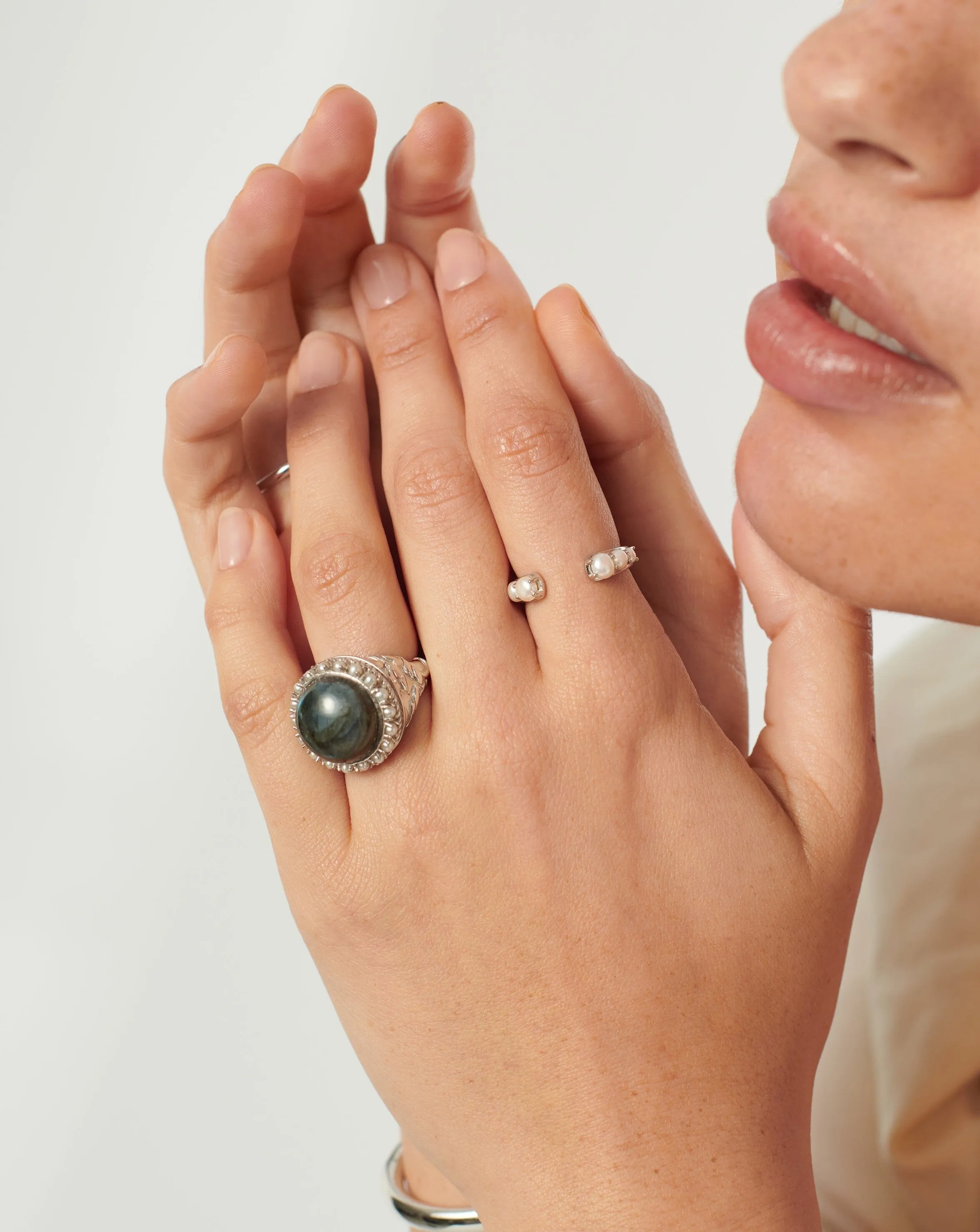 Harris Reed Labradorite Cocktail Ring | Silver Plated/Pearl & Labradorite