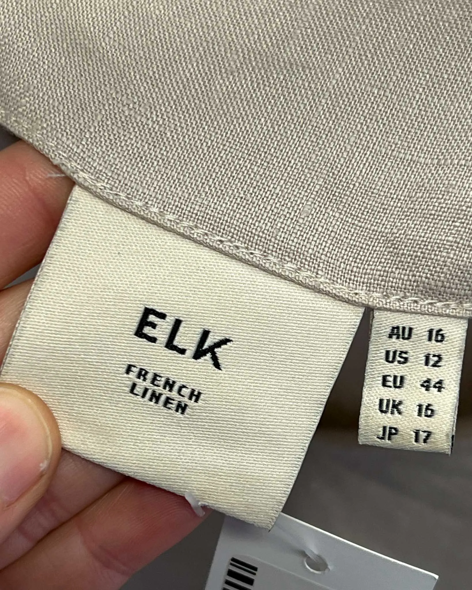 Size 16 - Elk Oatmeal Linen Flutter Sleeve Top