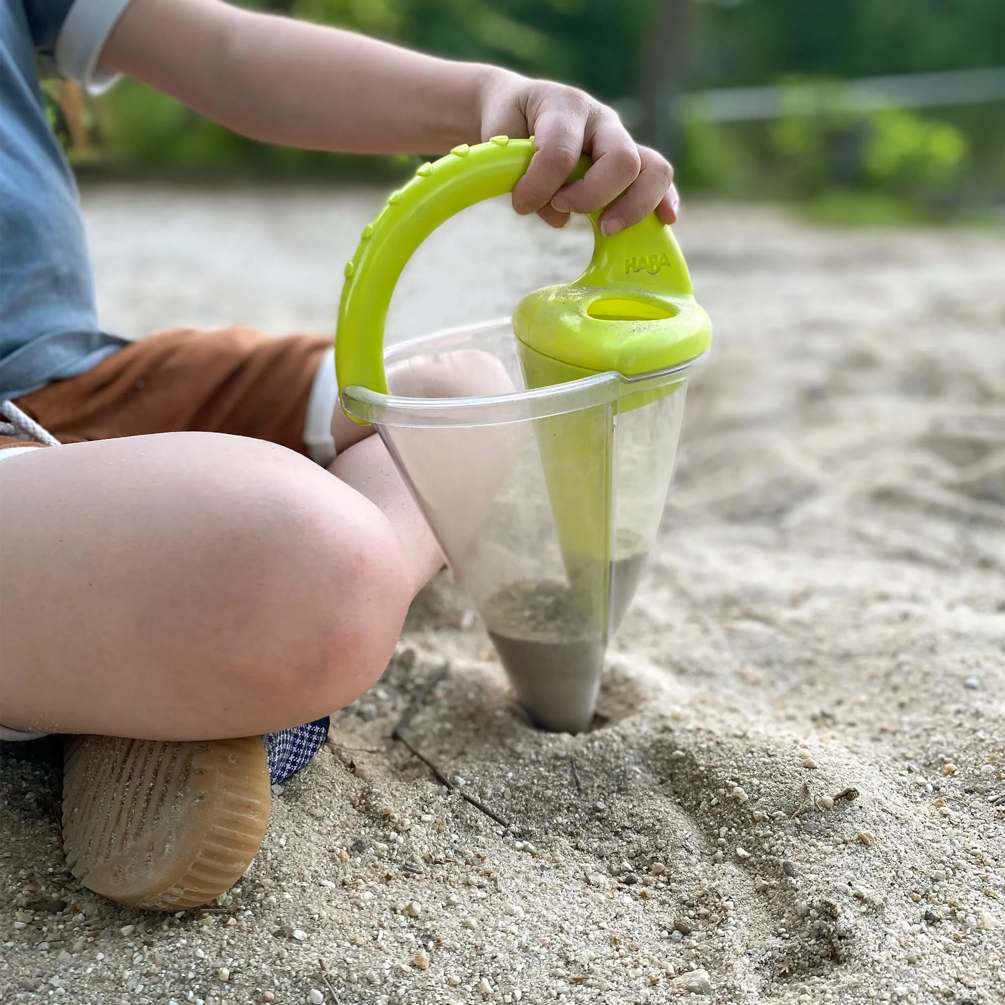 Spilling Funnel XXL Sand and Water Mixing Toy