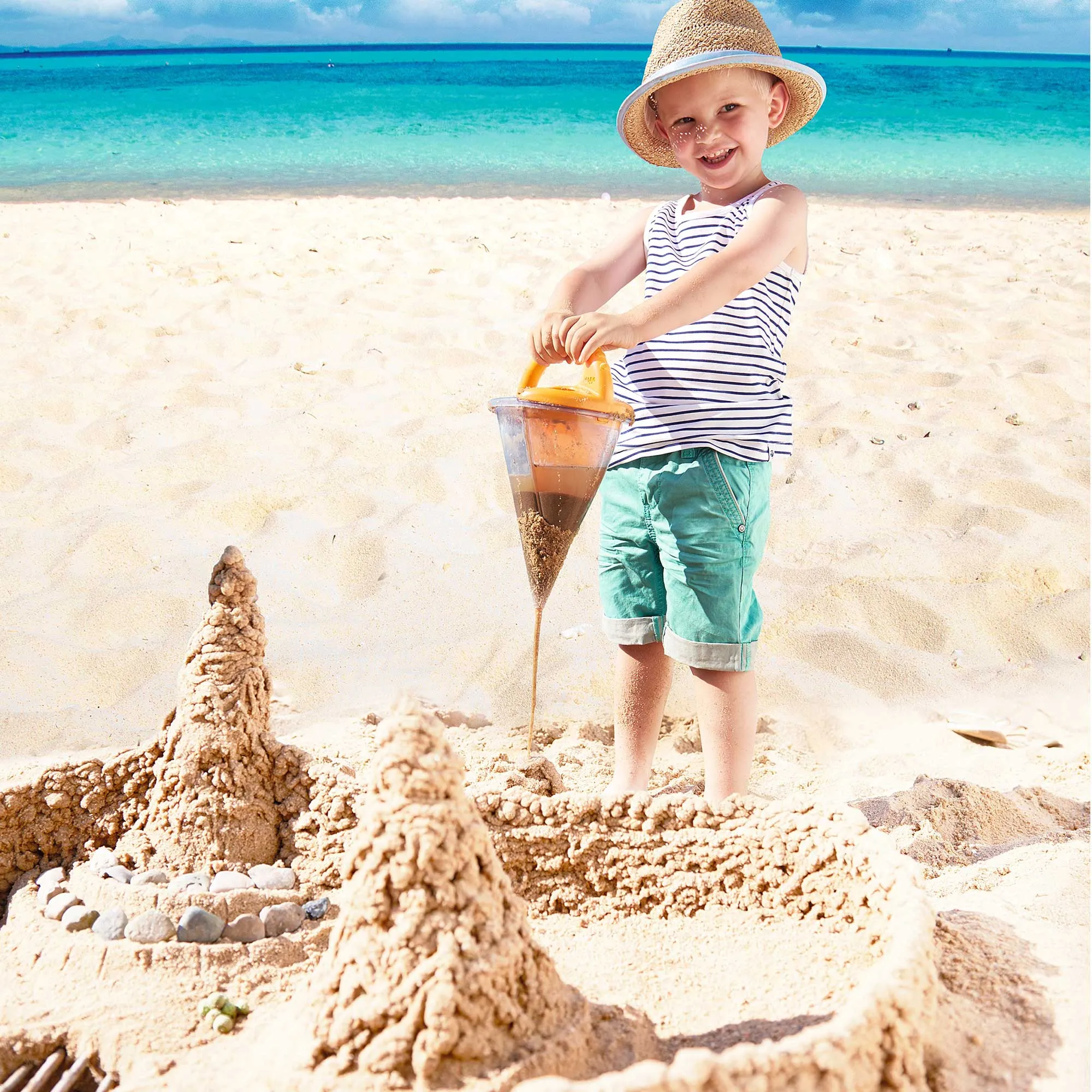 Spilling Funnel XXL Sand and Water Mixing Toy